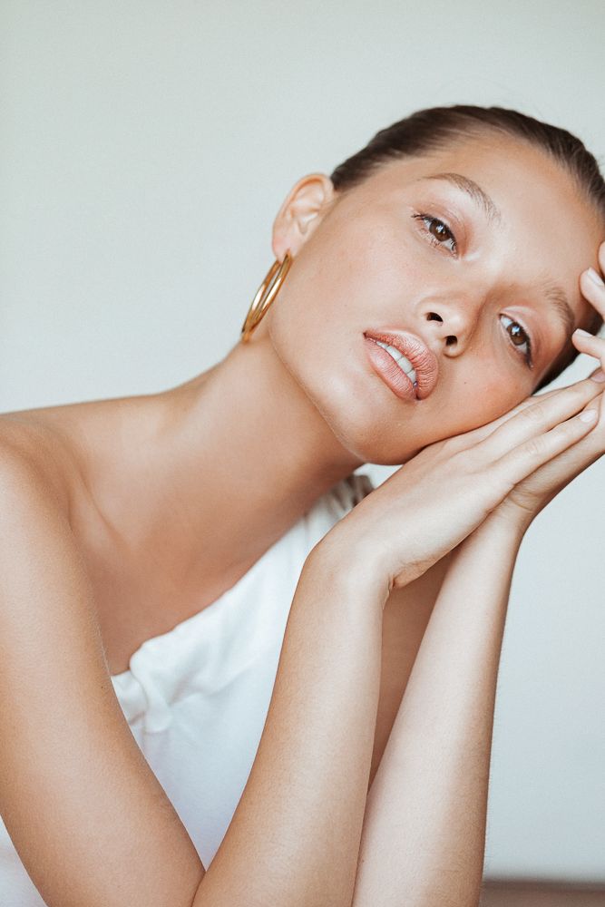 How EMS Face Massagers Tackle Wrinkles, Sagging, and Double Chin